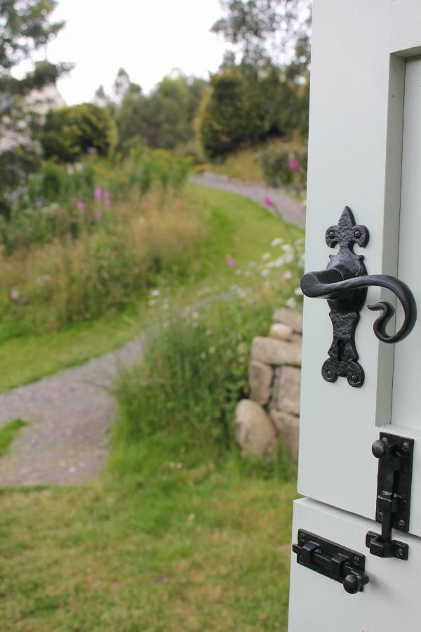 Howe Of Torbeg Hotel Ballater Exterior photo